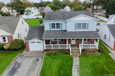 225 Cherry St, Farmingdale, NY 11735