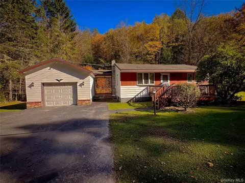 259 Tennanah Lake Rd, Rockland, NY 12776
