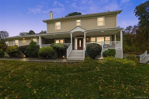 4 Wayacross Rd, Mahopac, NY 10541
