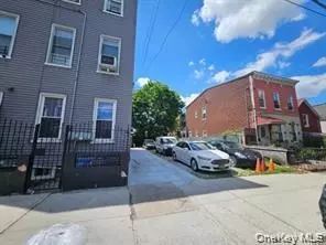 400 Linwood St, New York, NY 11208