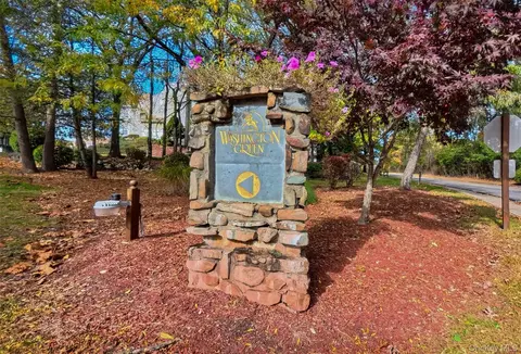 1020 Washington Grn, New Windsor, NY 12553