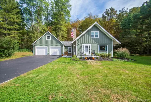 20 Beechford Dr, Olive, NY 12412