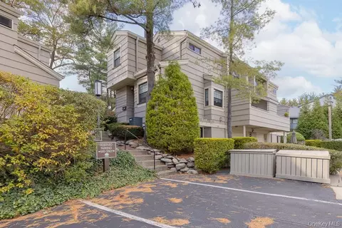 152 Branchwood Ln, Clarkstown, NY 10954