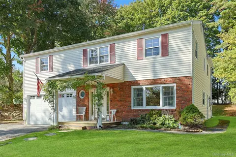 2887 Old Yorktown Rd, Yorktown, NY 10598