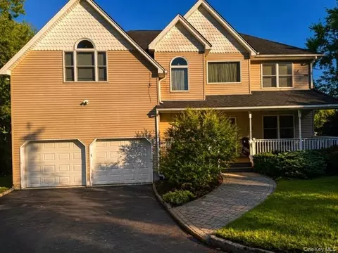 79 E Hall Ave, Clarkstown, NY 10956