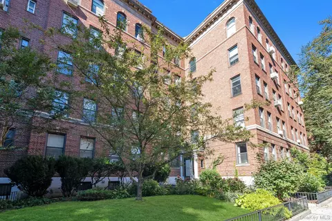37-28 80th St #22, Jackson Heights, NY 11372