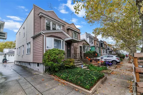 6924 67th Pl, New York, NY 11385