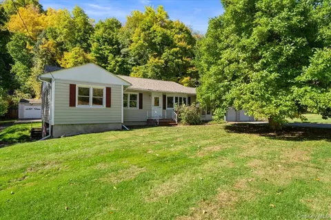 307 Big Island Rd, Florida, NY 10921