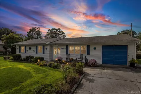 118 Cranford Blvd, Mastic, NY 11950