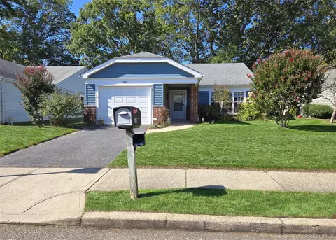 144 Edinburgh Dr, Ridge, NY 11961