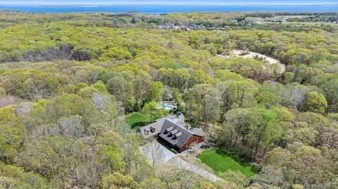 1750 Laurel Lake Dr, Mattituck, NY 11952