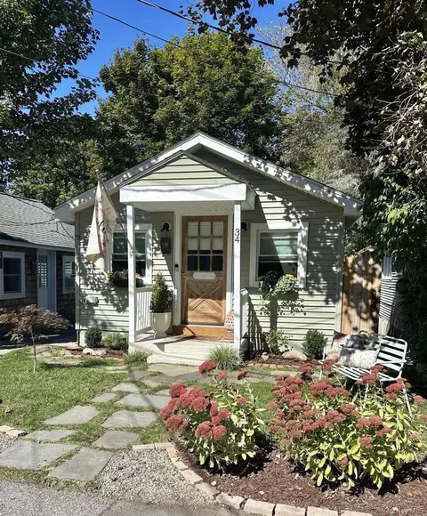 34 Cottage Ln, North Salem, NY 10560