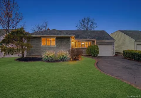 485 Farm Ranch Rd W, Bethpage, NY 11714