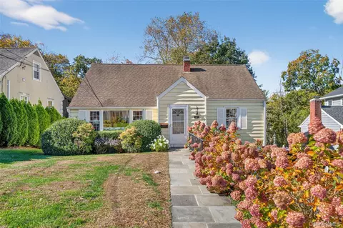 24 Beverly Rd, Mount Kisco, NY 10549