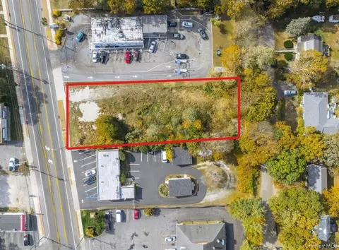 1467 Montauk Hwy, Brookhaven, NY 11950