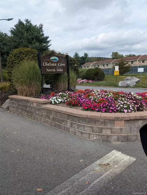 6905 Chelsea Cv N, Beekman, NY 12533