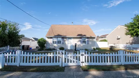 2810 1st Pl, Baldwin, NY 11510