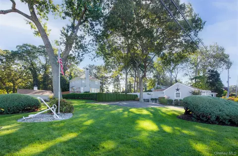 1 Canal Rd, Hampton Bays, NY 11946