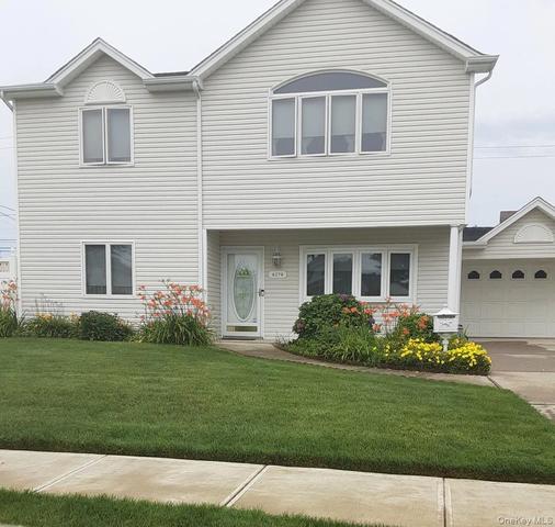 4278 Clarissa Rd, Bethpage, NY 11714
