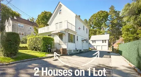 6 Red Brook Ter, North Hempstead, NY 11024