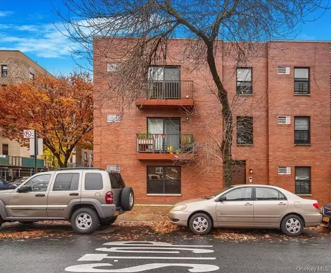 190 W 239th St, New York, NY 10463