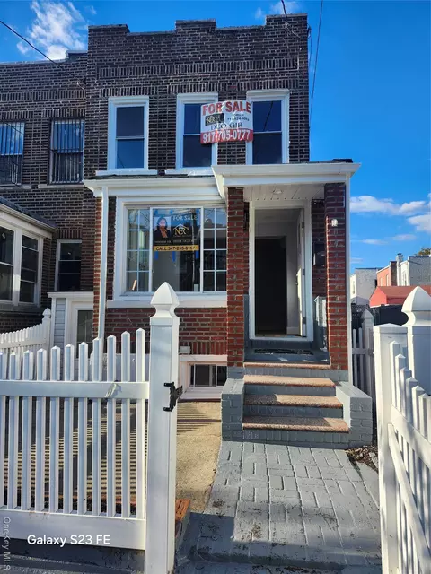 12711 89th Ave, New York, NY 11418