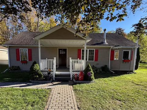4 Pine Ln, East Fishkill, NY 12533