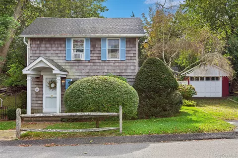 150 Hobart Rd, Southold, NY 11971