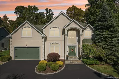 56 Greenwich Ave, Central Valley, NY 10917