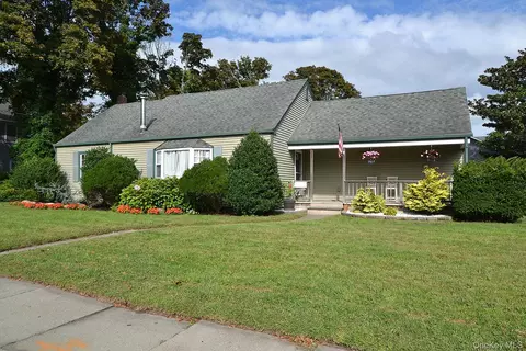 339 S Ocean Ave, Patchogue, NY 11772