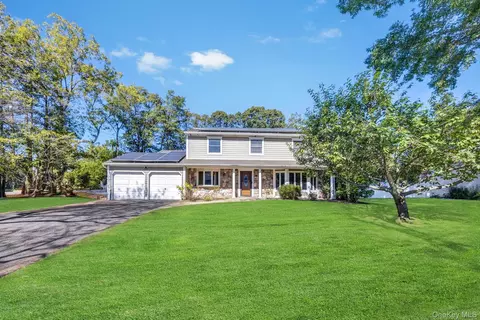 1 Carman Ln, Nesconset, NY 11767