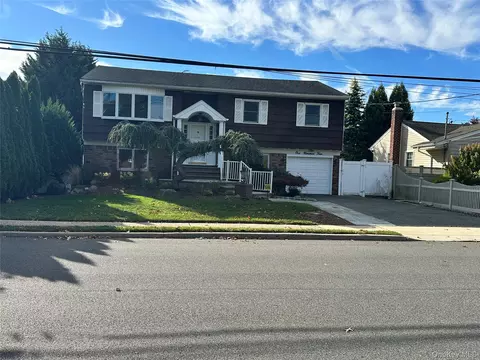 104 Clark Ave, Massapequa, NY 11758