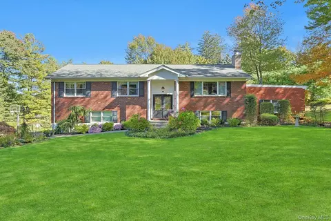 1 Eunice Ln, Mount Pleasant, NY 10594