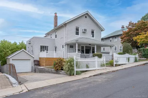 45 Chestnut St, Eastchester, NY 10707