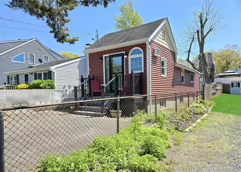 84 Wyona Ave, Selden, NY 11784