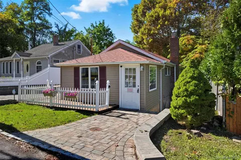 28 Waterville Dr, Sound Beach, NY 11789