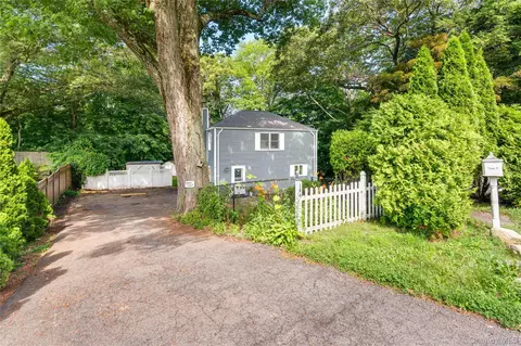 194 Frederick St, Cortlandt, NY 10567