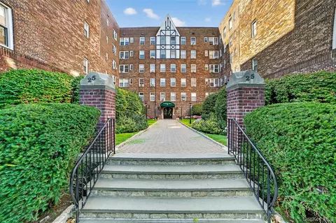 25 Parkview Ave #2K, Yonkers, NY 10708