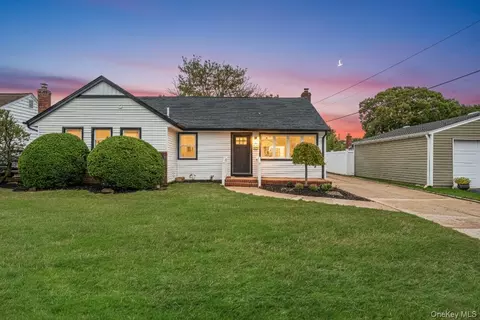 761 Barkley Ave, East Meadow, NY 11554