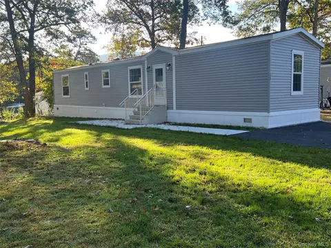 30 Shelley Ln, Mamakating, NY 12790