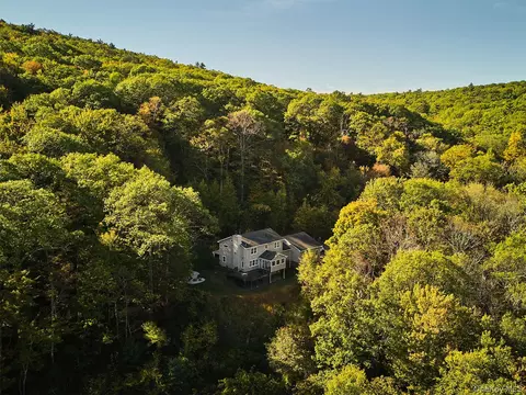 89 Stillerberg Strada, Rochester, NY 12446