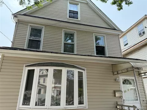 9430 116th St, South Richmond Hill, NY 11419