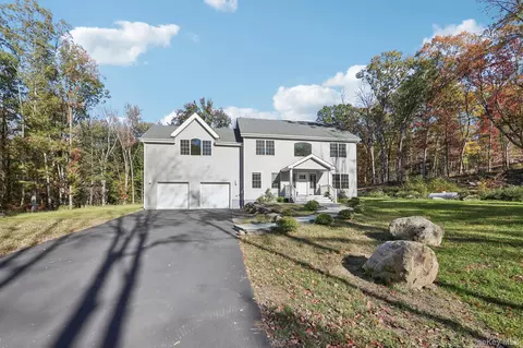 27 Oak Hill Rd, Monroe, NY 10950