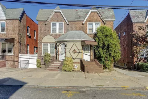 9507 239 St, Hempstead, NY 11001