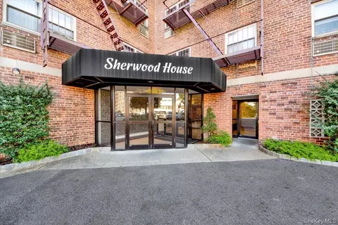 20 Secor Pl #2T, Yonkers, NY 10704