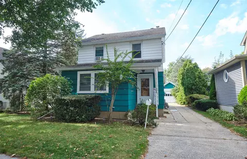 104 Geranium Ave, Floral Park, NY 11001