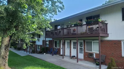 321 Titusville Rd - 128, Arlington, NY 12603
