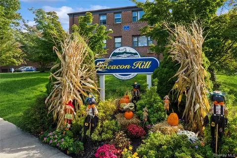 17 Manor House Dr #K13, Greenburgh, NY 10522
