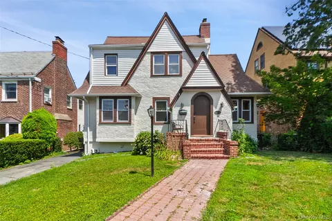 11 Crawford St, Yonkers, NY 10705