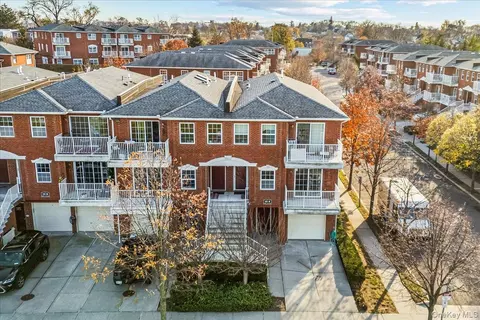 122-16 Powells Cove Blvd #123, College Point, NY 11356